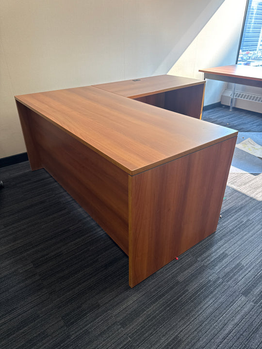 L-Shape Desk w/BBF Ped