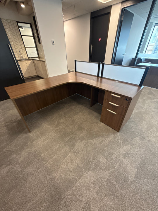 L-Shape Desk w/BBF Ped and Privacy Screen