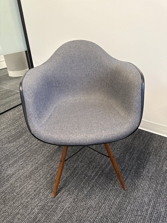 Herman Miller Eames Fabric/Plastic Guest Chair