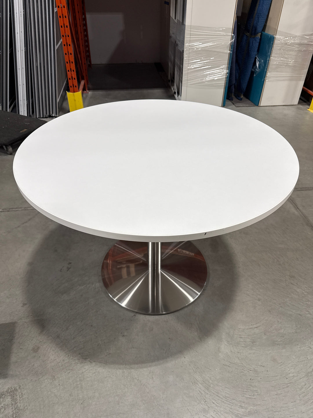 42" Round Table