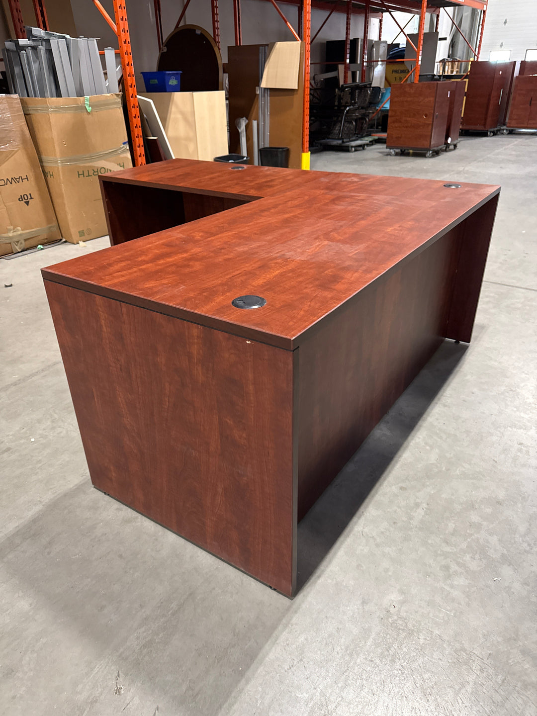 L-Shape Desk w/BBF Ped