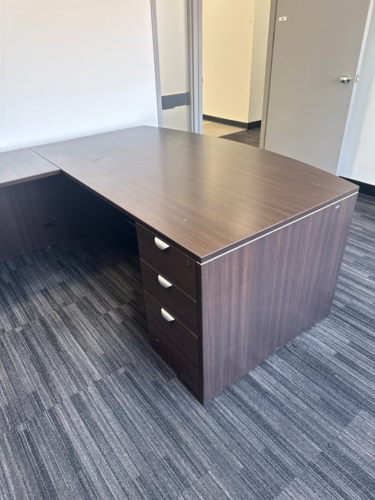 Bow Front U-Shape Desk w/Hutch, BBF Ped