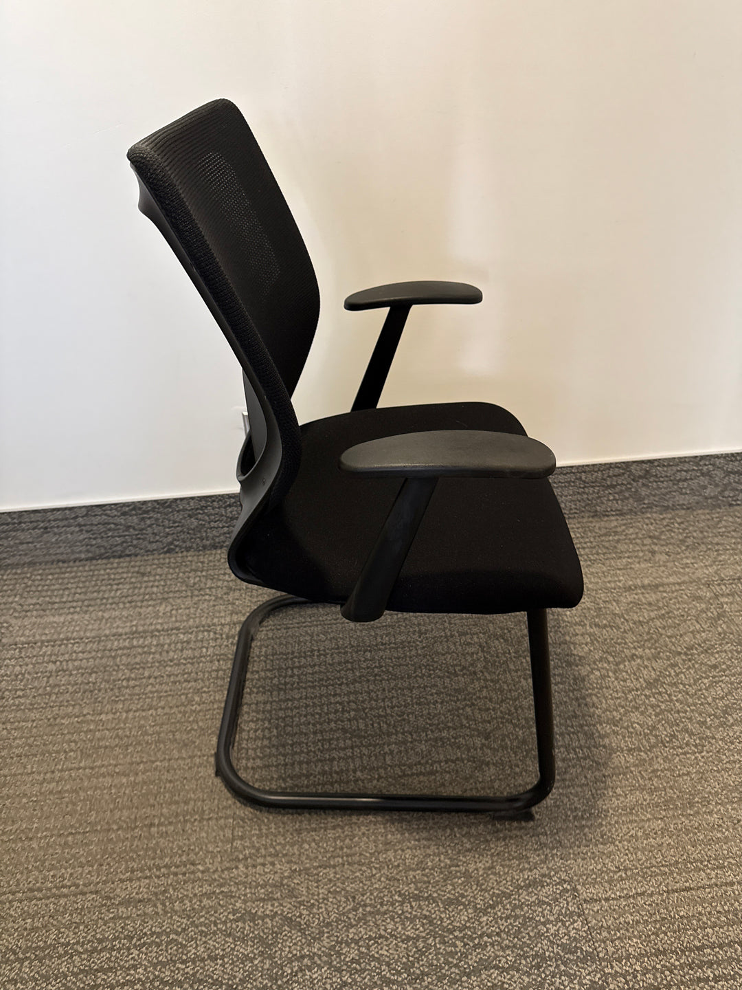 Keilhauer Simple Sled Base Guest Chair