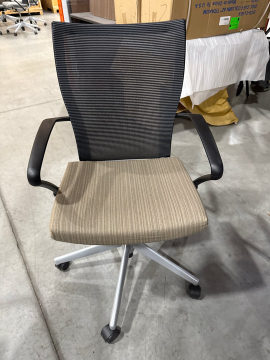 Haworth Meeting Chair