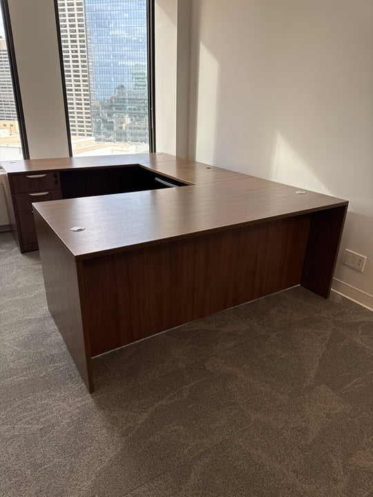 U-Shape Desk w/BBF Ped