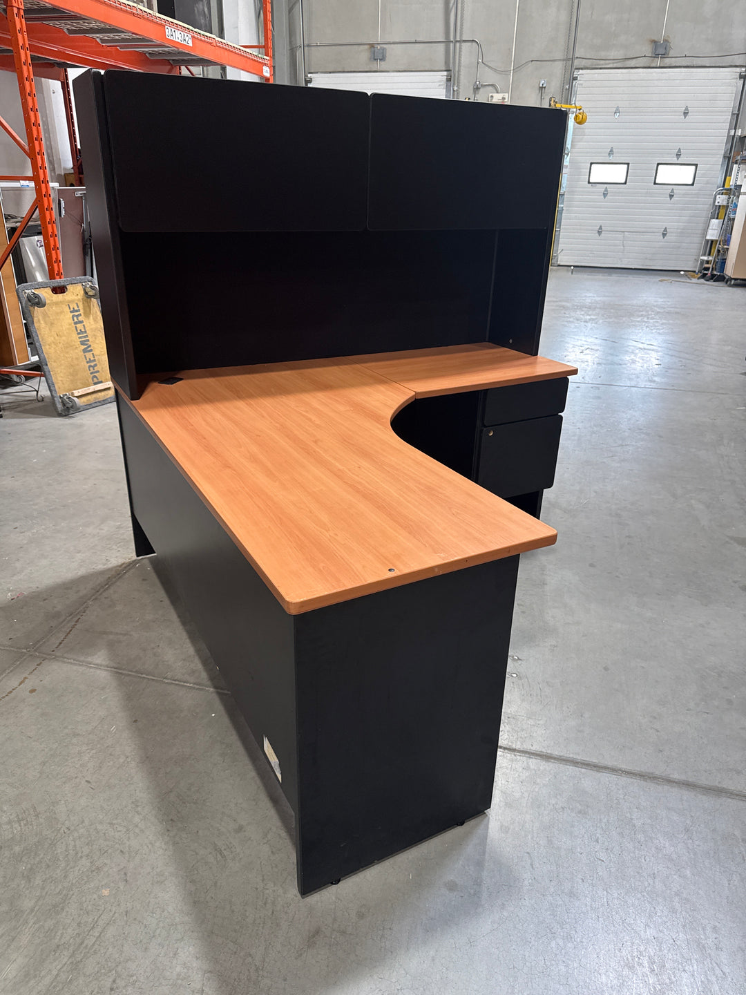 L-Shape Desk w/Hutch, BF Ped