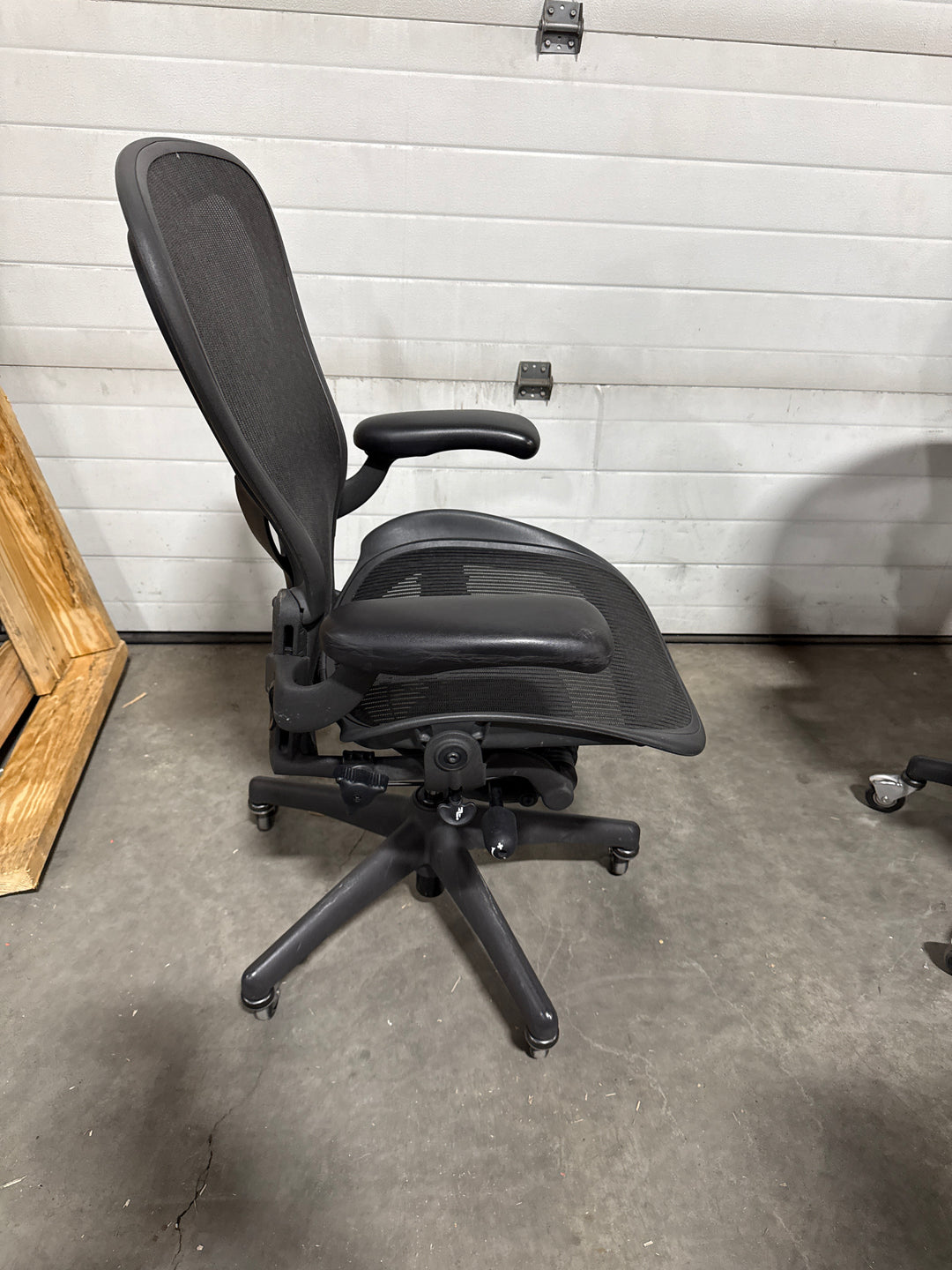 Herman Miller Aeron Size C (Metal Castors)