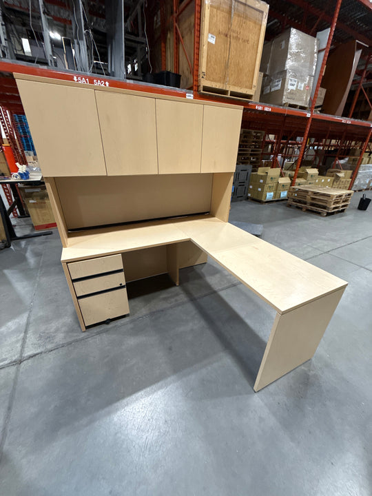 L-Shape Desk w/Hutch and BBF Ped