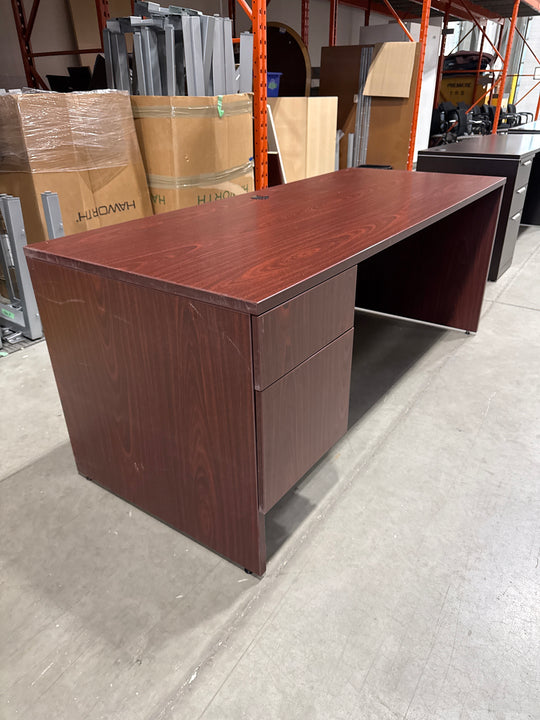 6' Straight Desk w/BF Ped