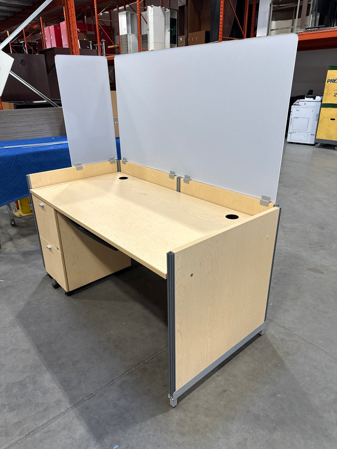 Straight Desk w/FF Ped and Privacy Screens