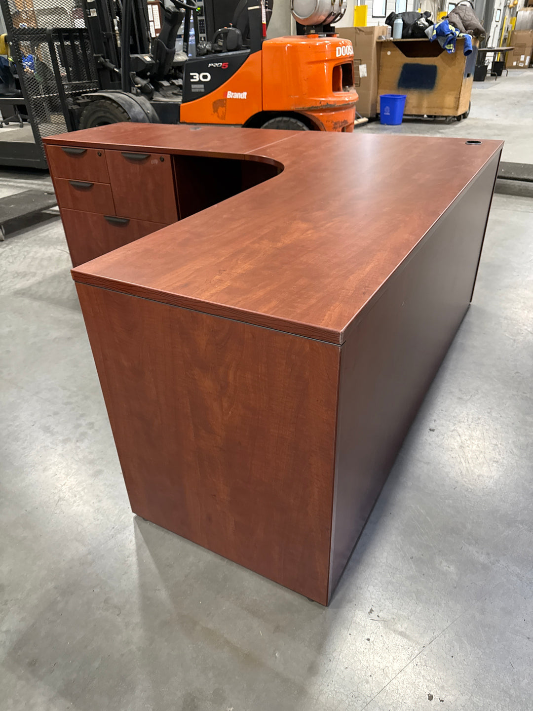 L-Shape Desk w/BBFLF