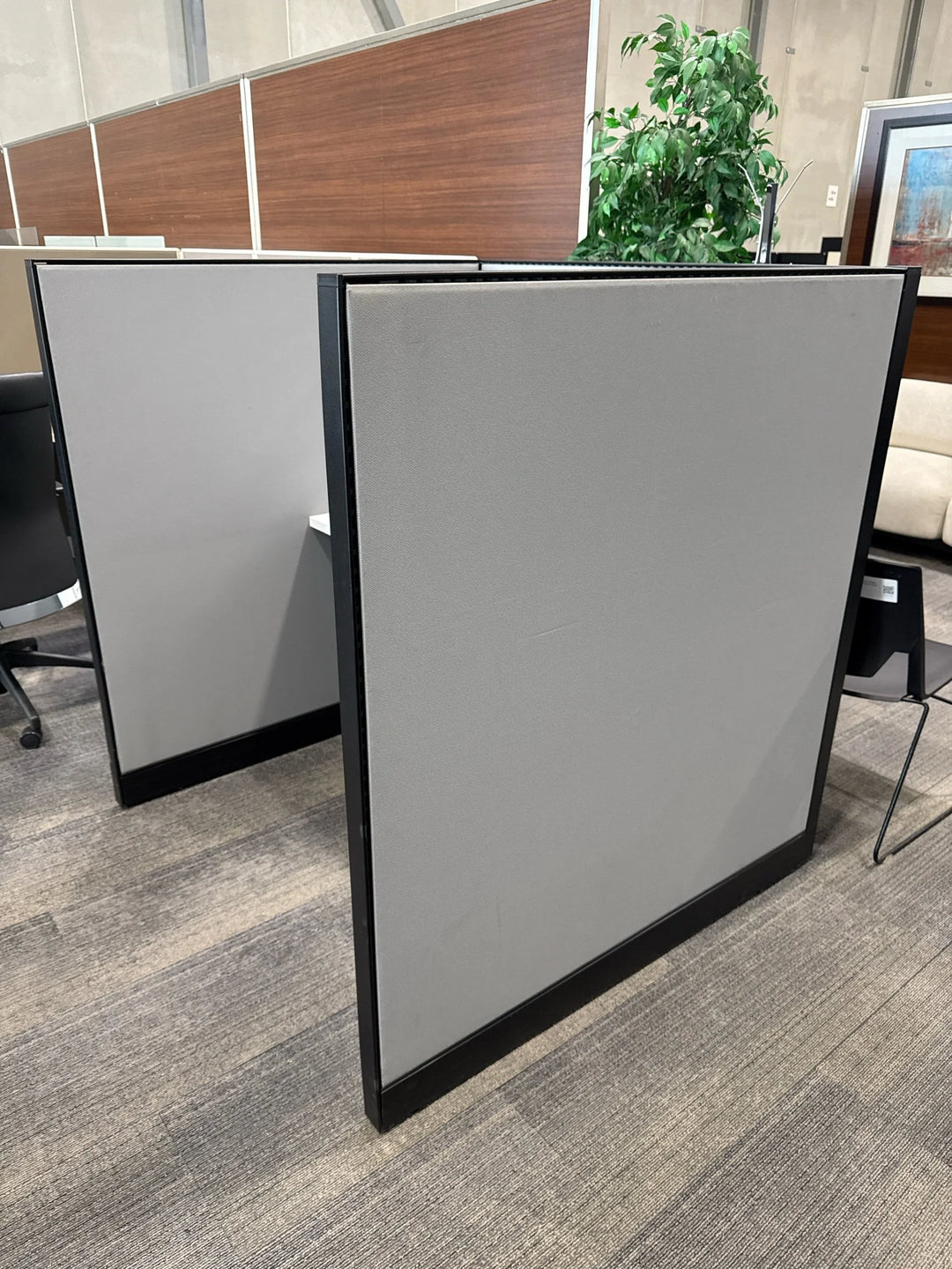 4' Steelcase Kick Touchdown Station w/BBF Ped
