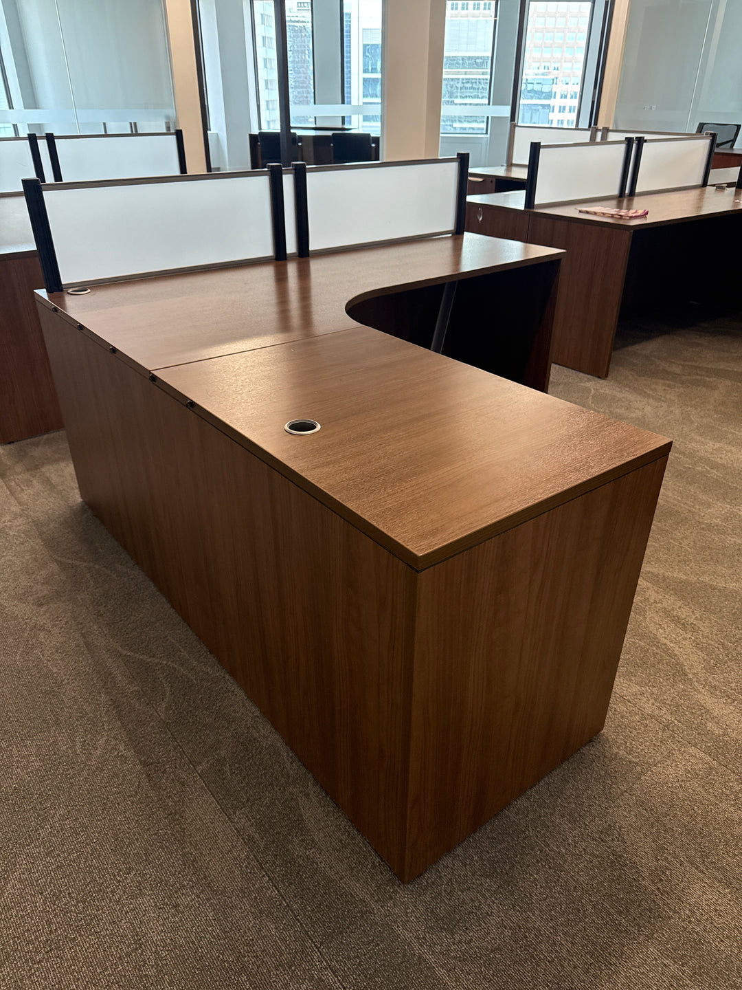 L-Shape Desk w/BBF Ped and Privacy Screen
