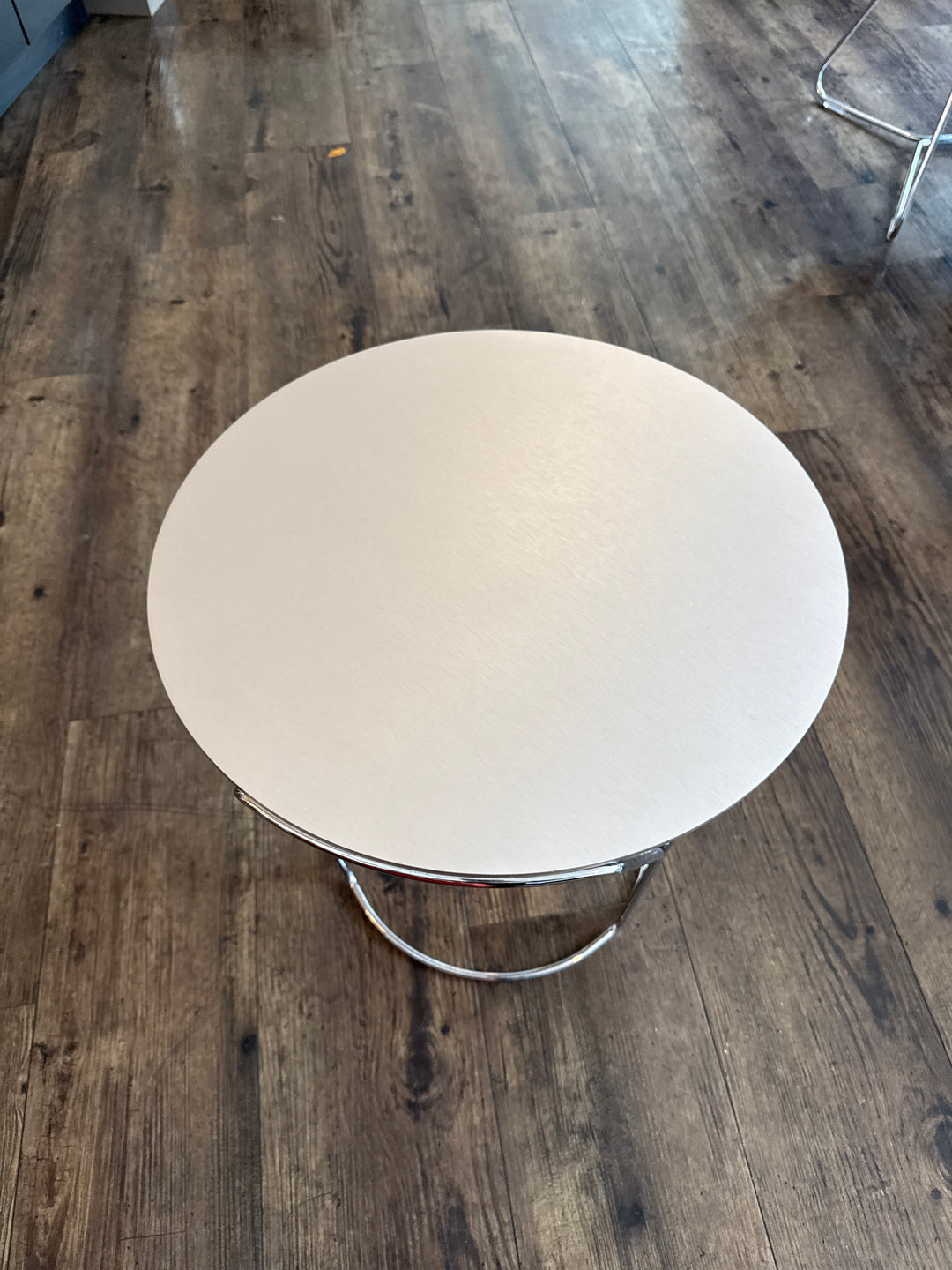 18” Round Metal End Table
