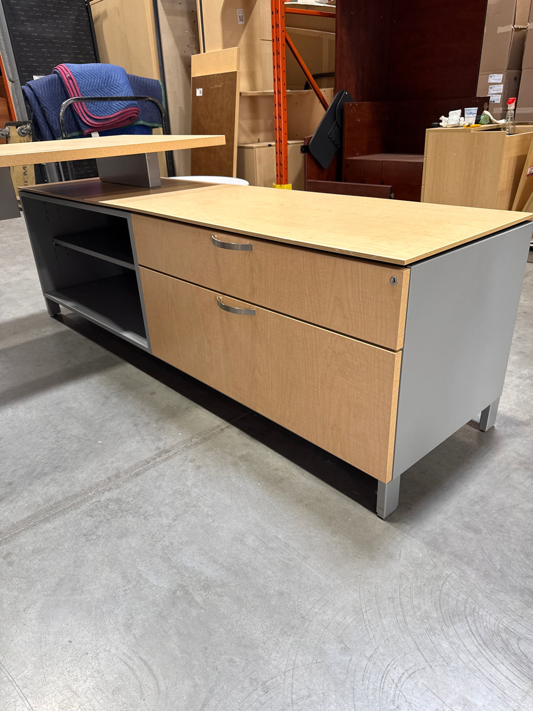 L-Shape Desk w/Lower Credenza