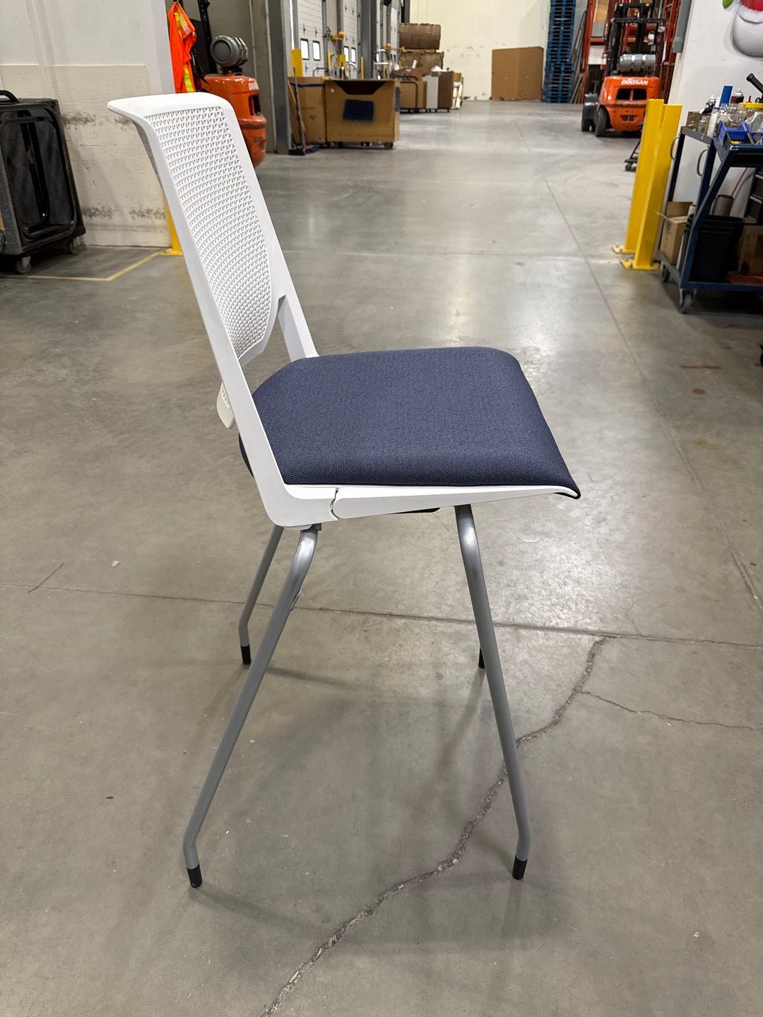 Haworth Very Bar Height Stool