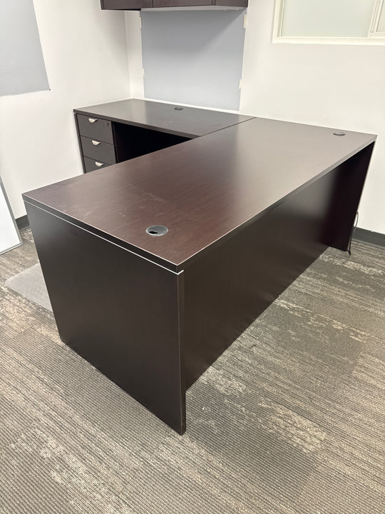 L-Shape Desk w/BBF Ped