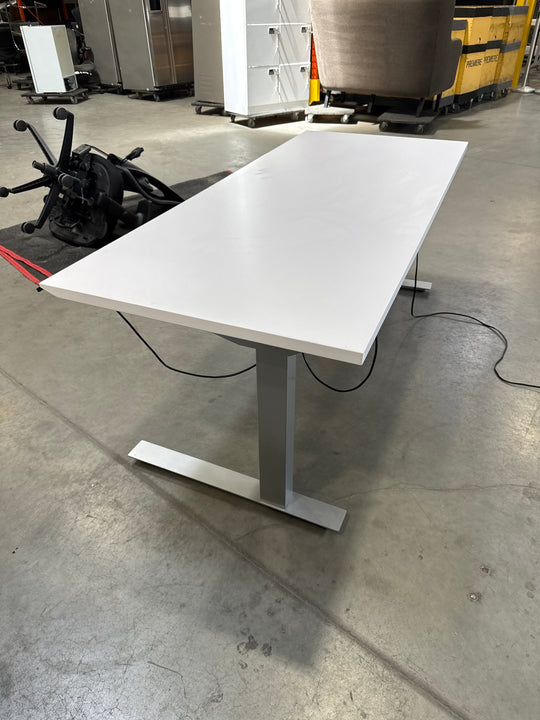 6' Knoll Electronic Sit Stand Desk