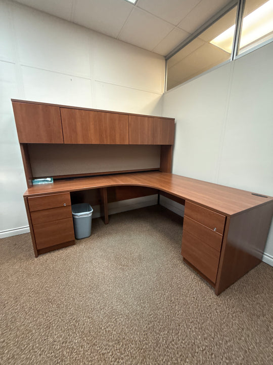 L-Shape Desk w/Hutch and 2 BBF Peds