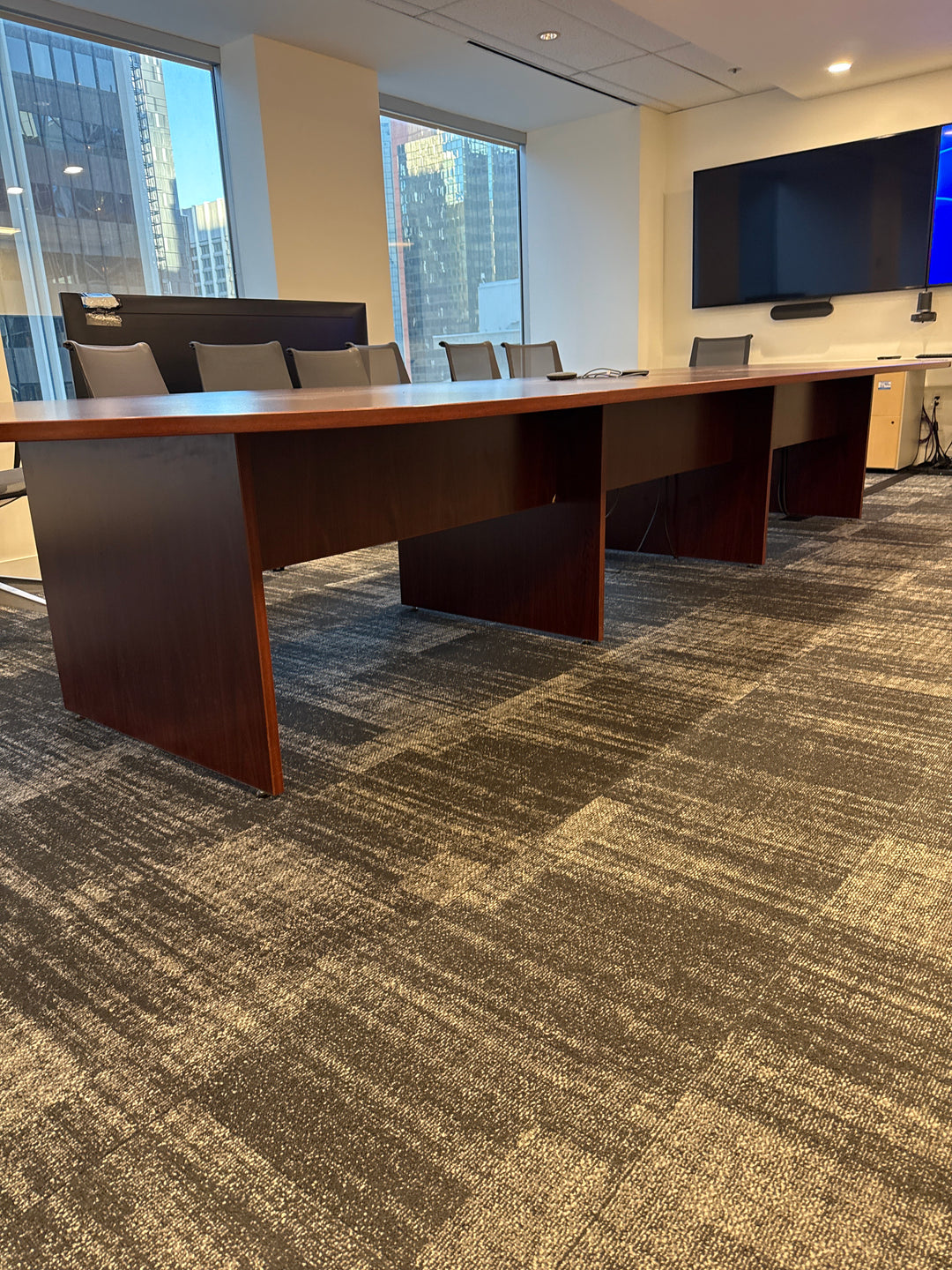 16’ Racetrack Boardroom Table w/Electrical