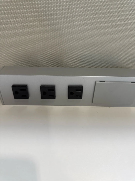 6' x 6' Teknion L-Shape Workstation w/BBF and 2 High Lateral