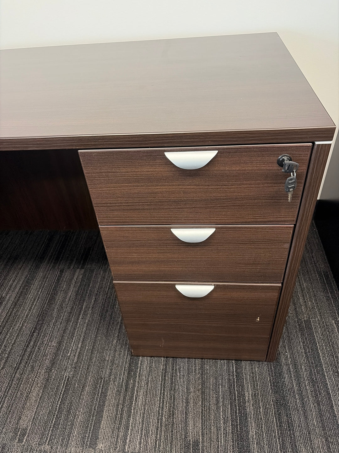 Bow Front U-Shape Desk w/BBF Ped