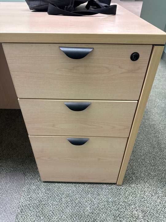 L-Shape Desk w/BBF Ped