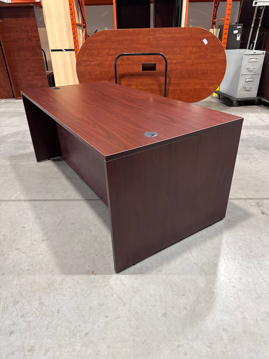 6’ Straight Desk w/BBF Ped