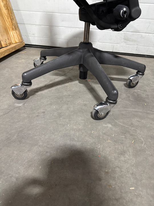Herman Miller Aeron Size C (Metal Castors)