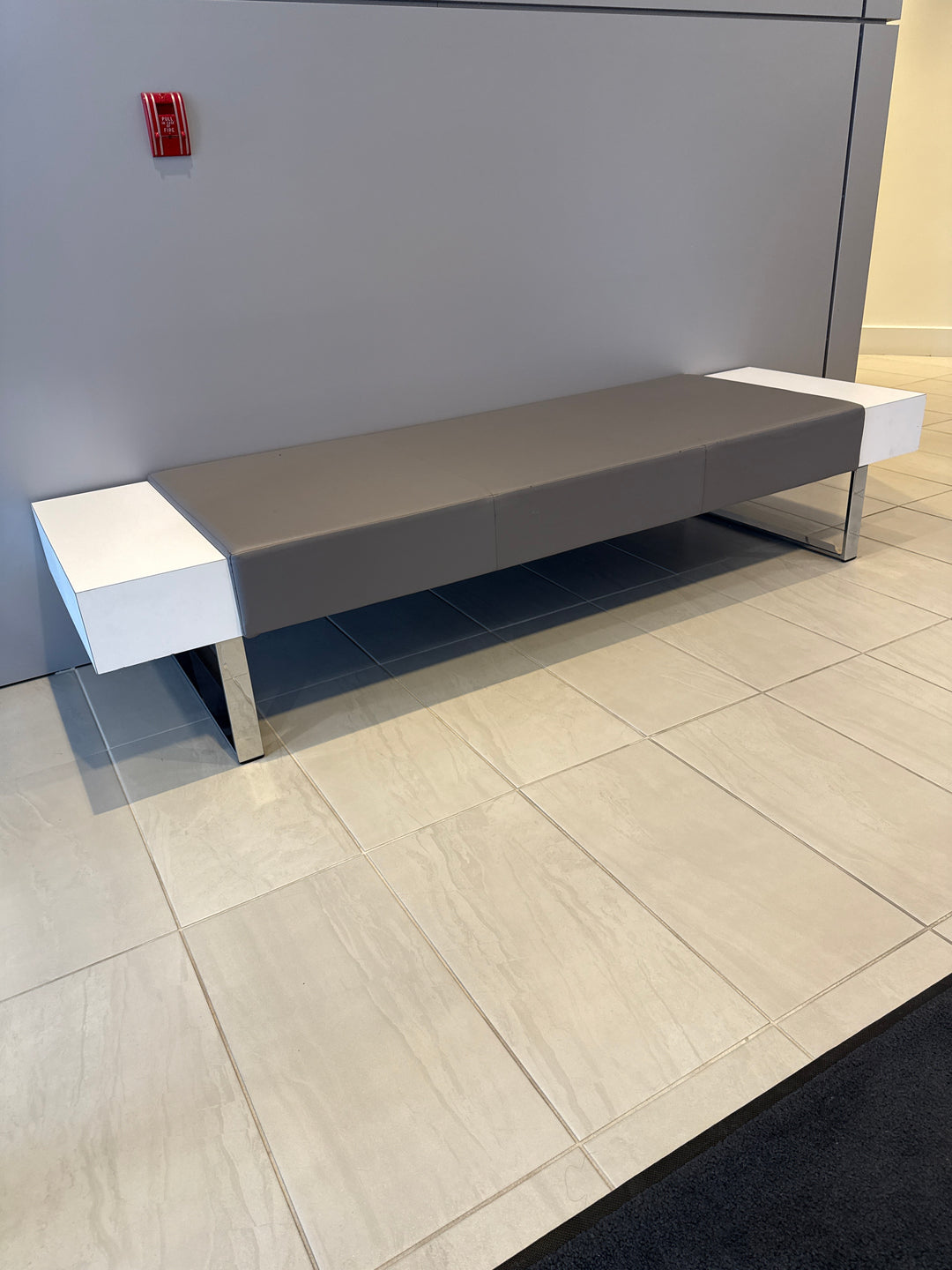 Wooden 3 Seat Bench w/Leather
