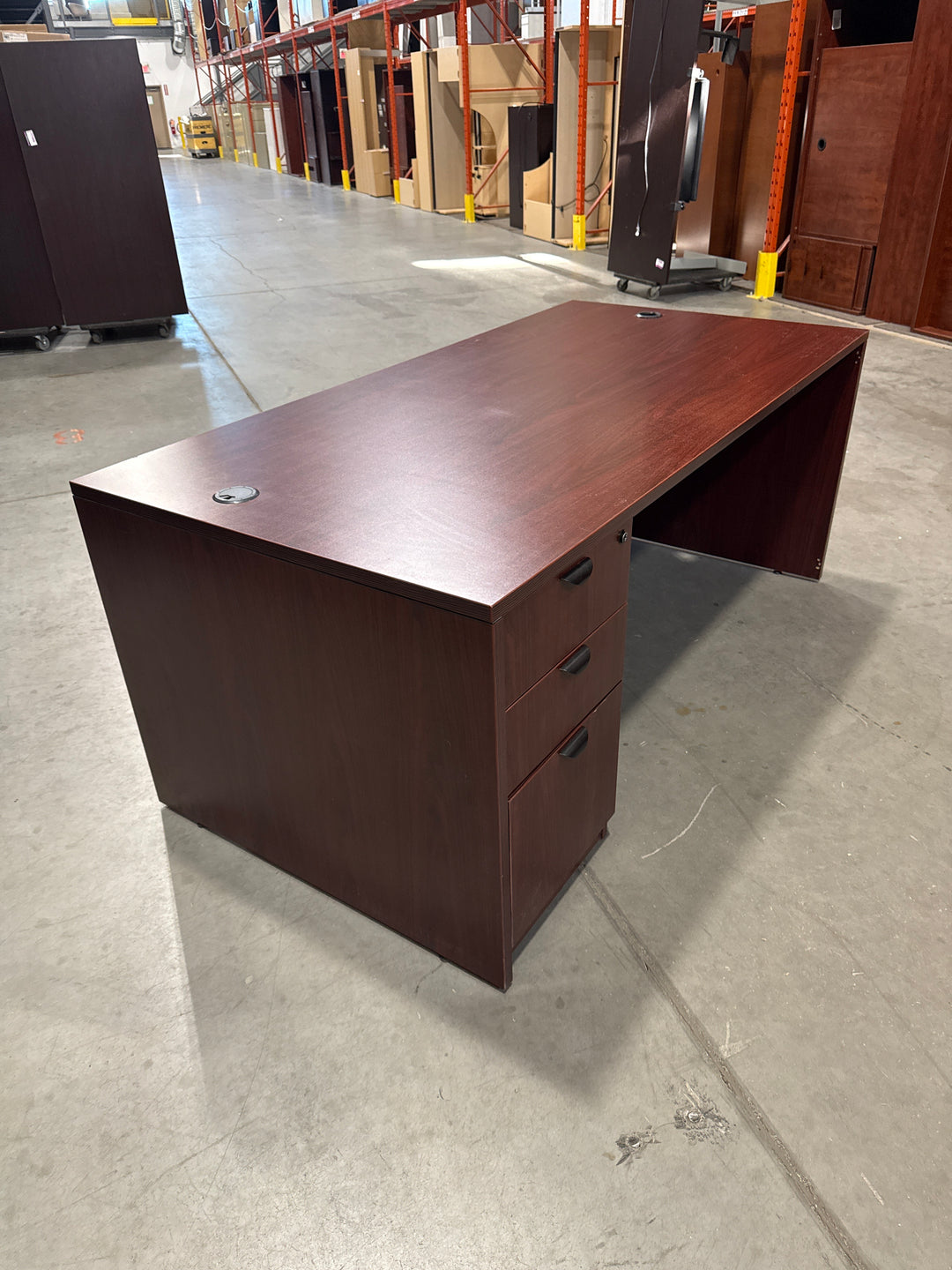 6’ Straight Desk w/BBF Ped