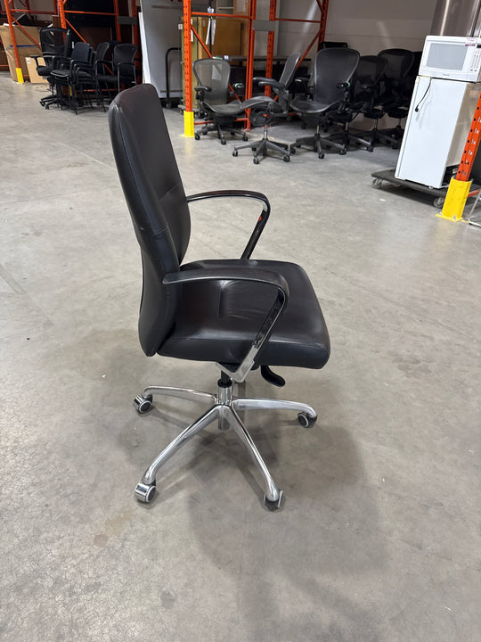 Keilhauer Tom Leather Meeting Chair