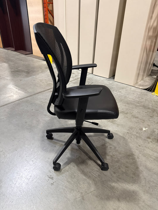 Mesh Back Meeting Chair w/Leather Seat