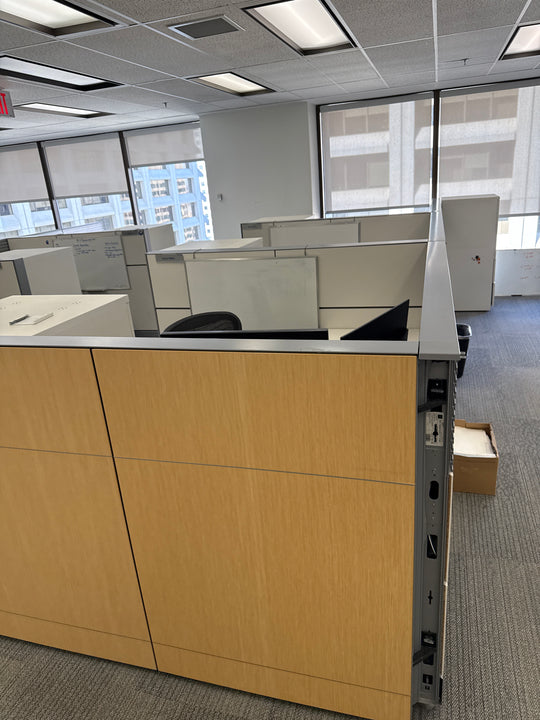 Teknion 6' x 6' L-Shape Workstation w/Storage Tower