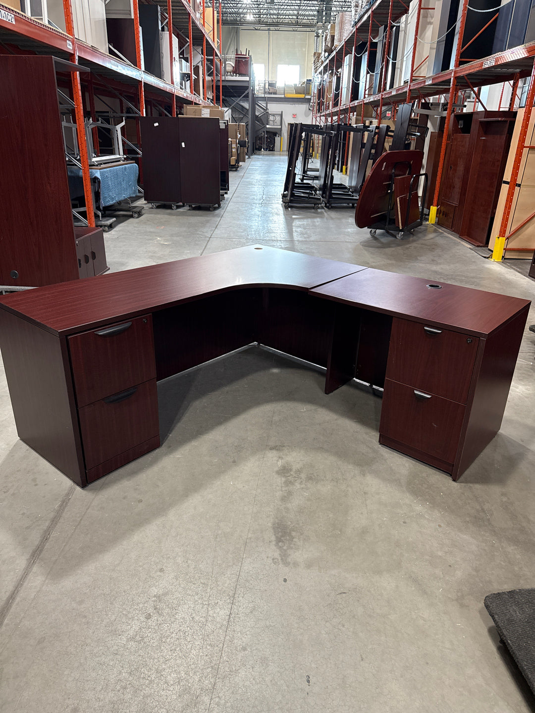 L-Shape Desk w/2 FF Peds