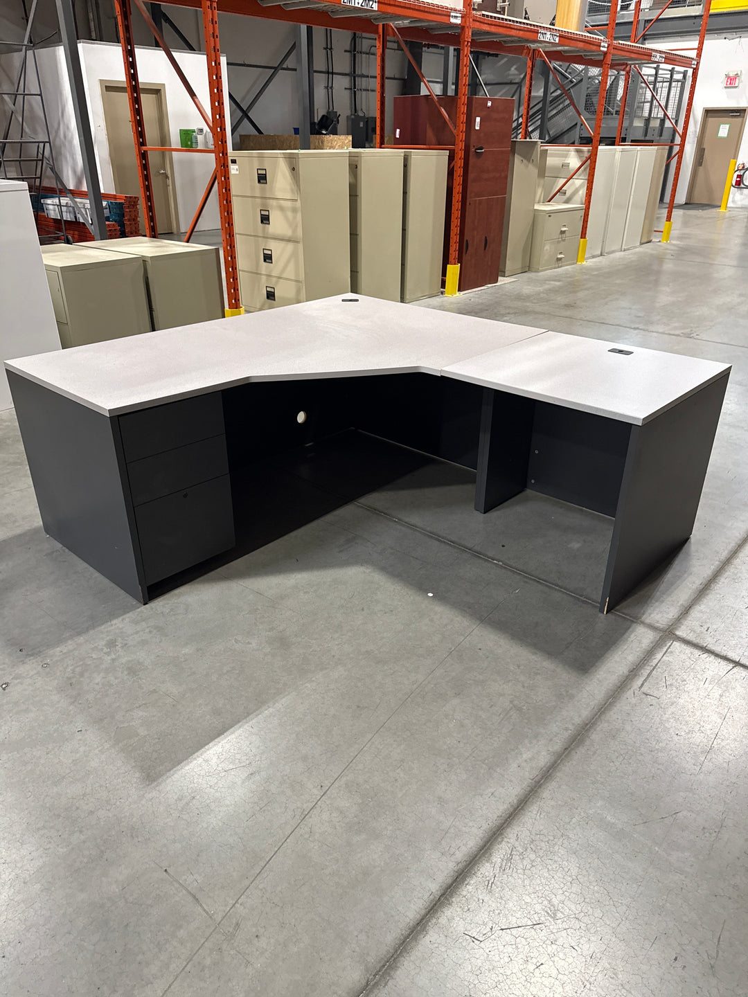L-Shape Desk w/BBF Ped