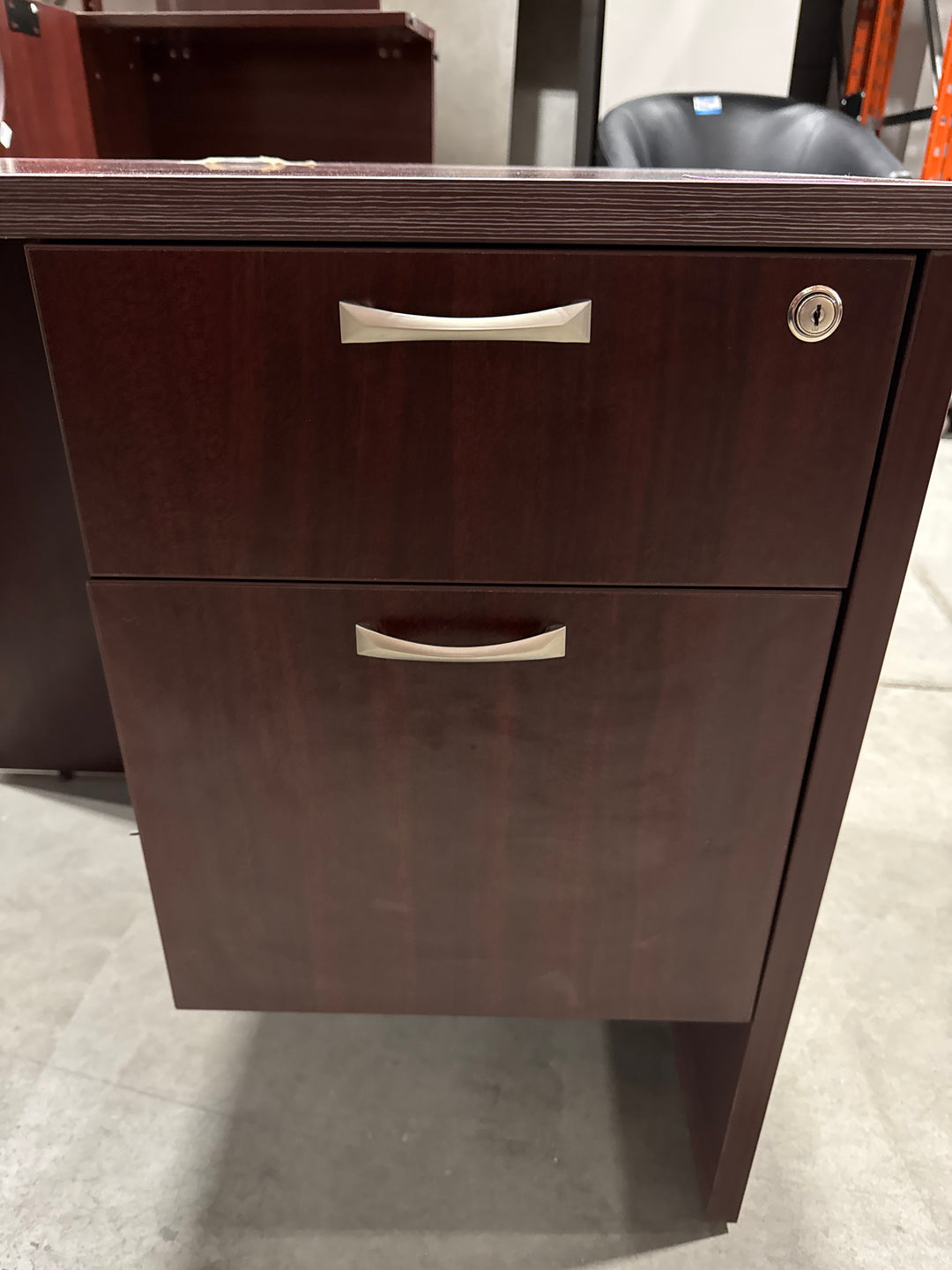 L-Shape Desk w/Hutch