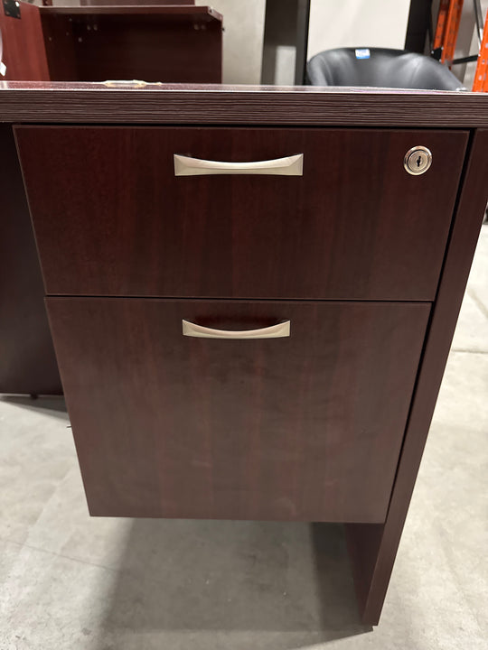 L-Shape Desk w/Hutch