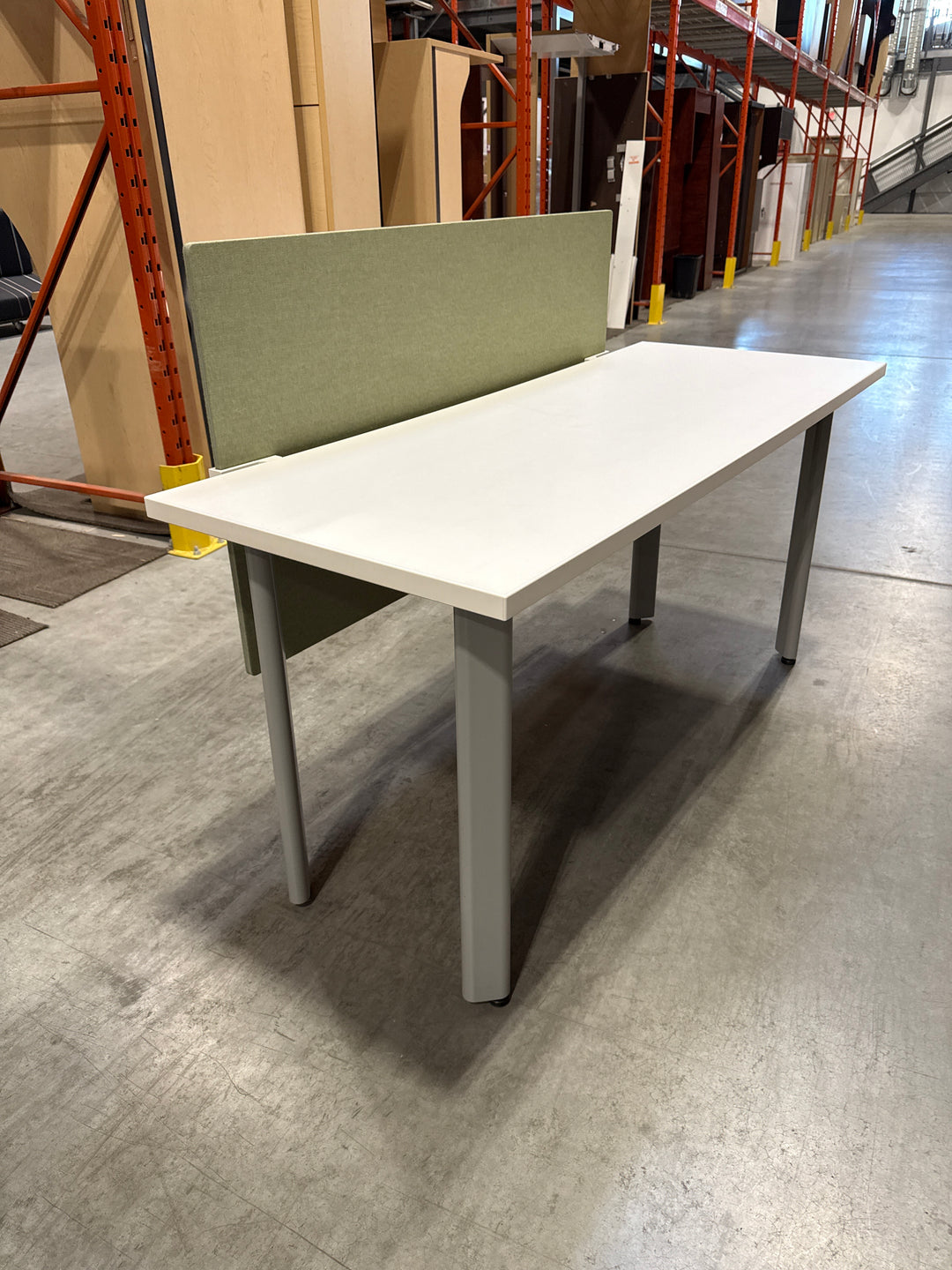 Rectangle Table w/Privacy Screen