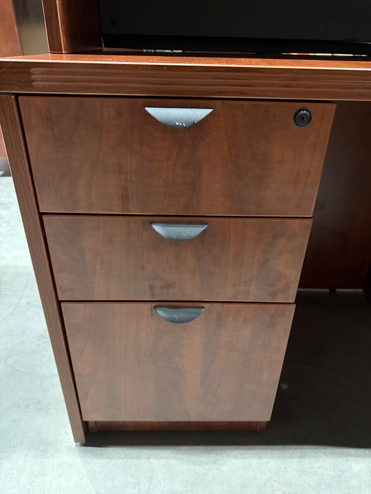 L-Shape Desk w/Hutch and BBF Ped