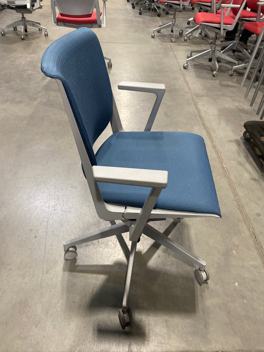 Haworth Meeting Chair