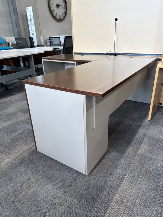 Teknion L-Shape Desk w/BBF Ped, Open Shelf