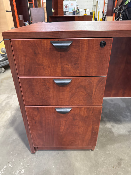 L-Shape Desk w/BBF Ped
