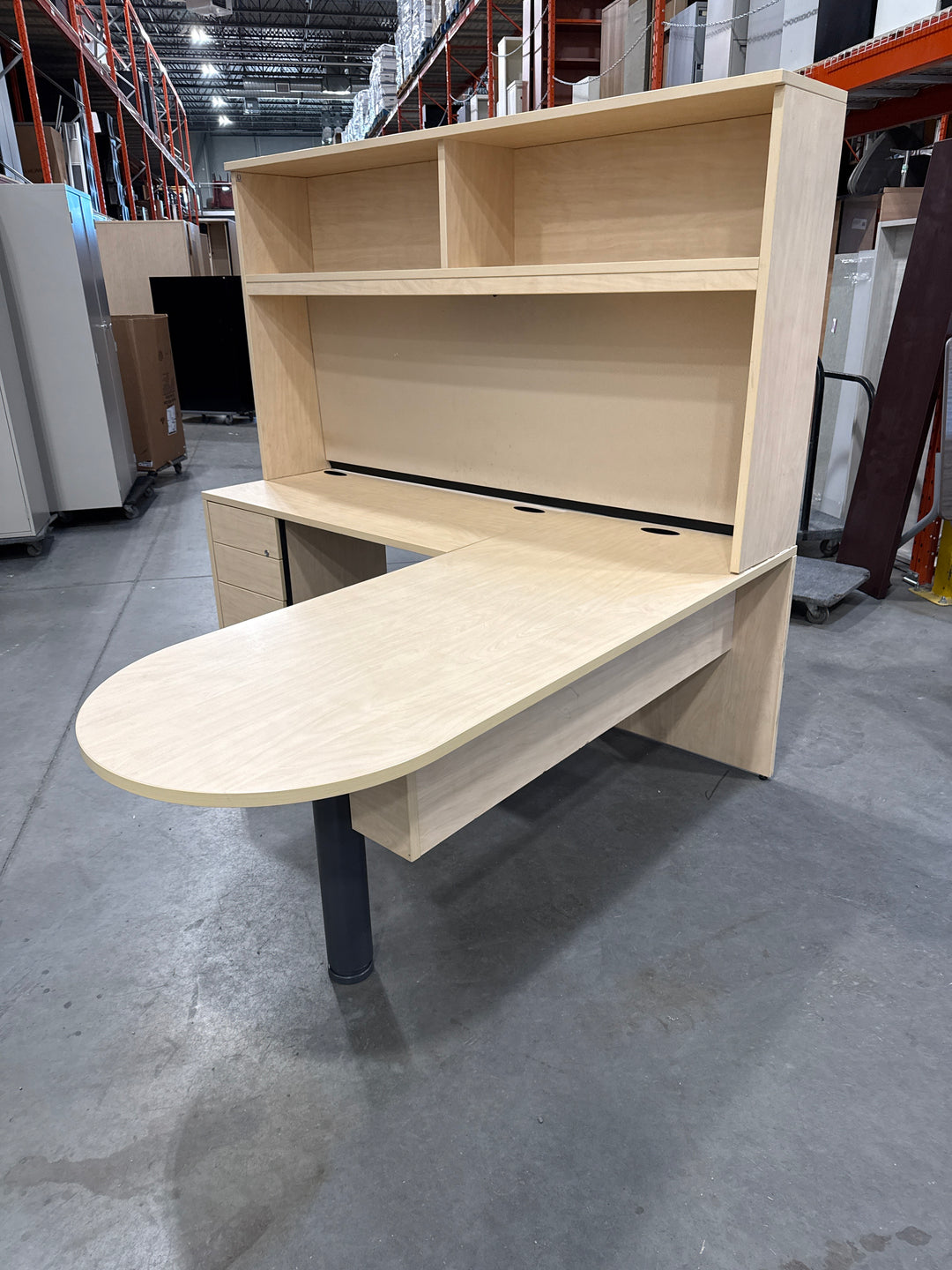 Bullet L-Shape Desk w/Hutch, BBF Ped