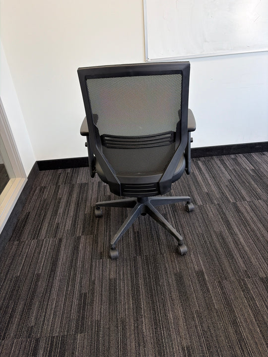 Mesh Back Task Chair w/Leather Seat