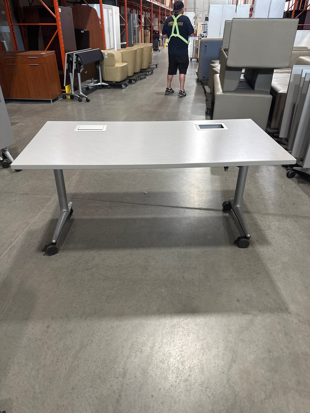 Mobile Flip Top Table w/Electrical
