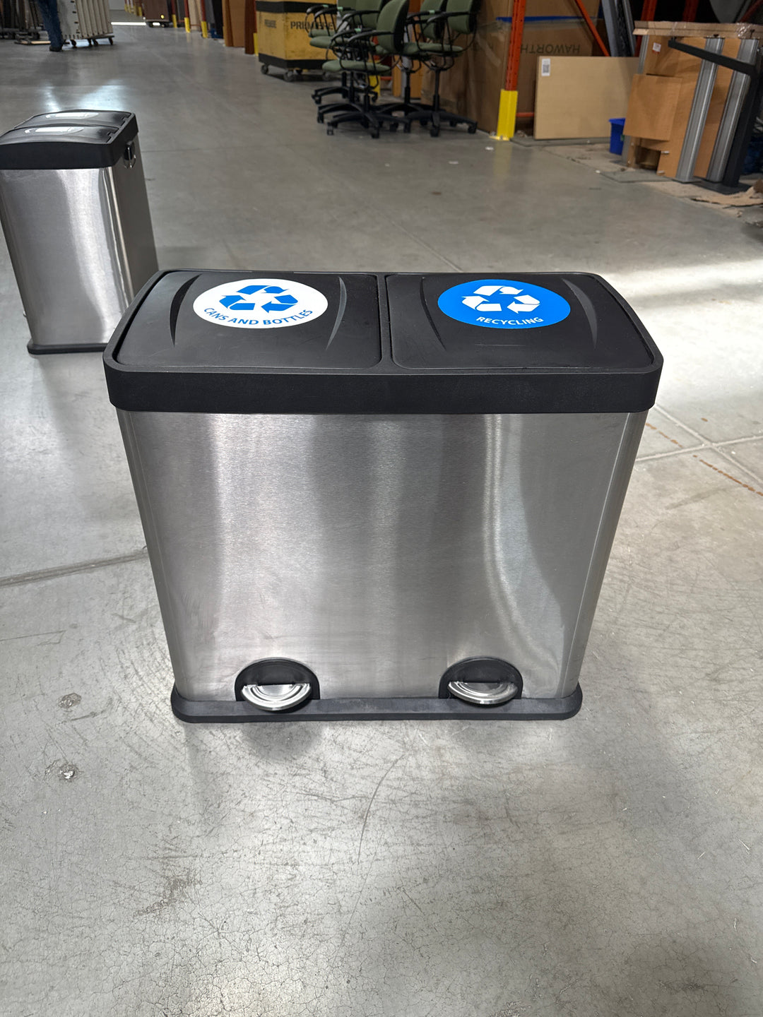 Metal Recycling/Cans and Bottles Bin