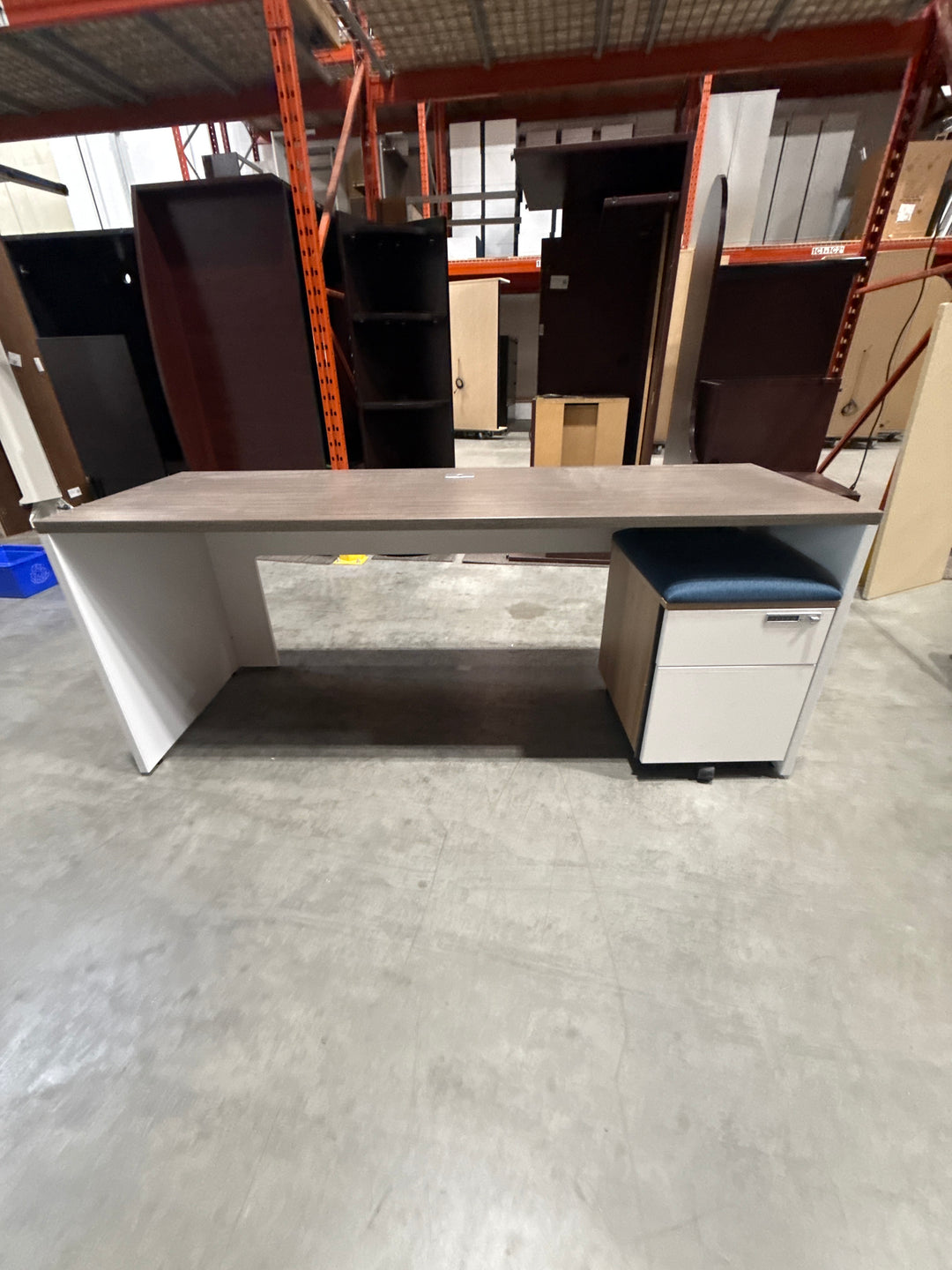 Straight Desk w/Mobile BF Ped
