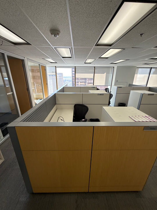Teknion 6' x 6' L-Shape Workstation w/Storage Tower