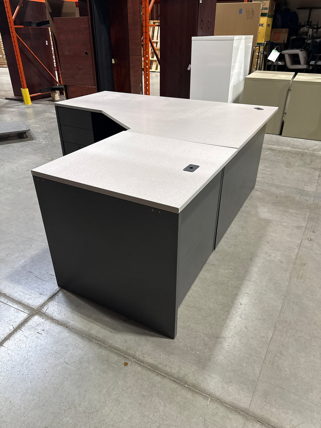 L-Shape Desk w/BBF Ped